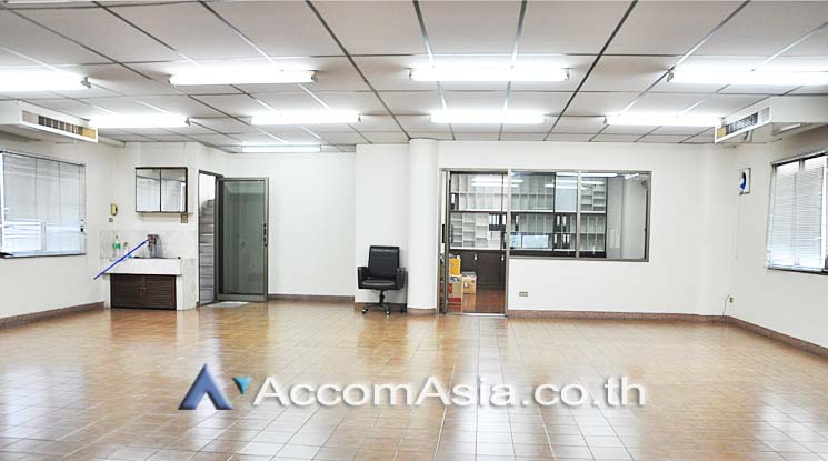  1  Office Space For Rent in Ratchadaphisek ,Bangkok MRT Sutthisan AA14497